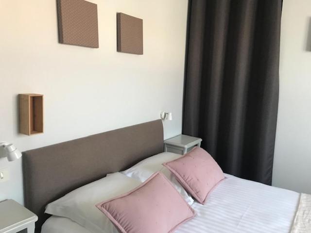 Hôtel la petite auberge Ares Esterno foto